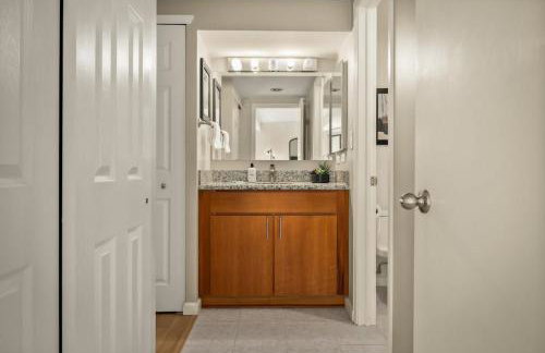 Urban Gallery Loft - King Bed - Larimer Square - Foto 39