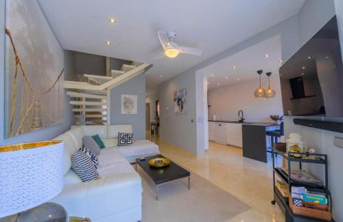Beautiful Frontline beach Townhouse - Photo 19