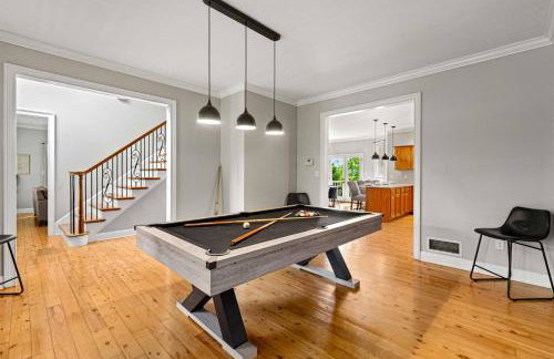 15 Minutes to Asheville! Spacious 7BR Luxury Home | Pool | Hot Tub | Game Room - Foto 21