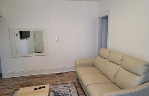 Two-Bedroom Home 25 min to NYC Free parking-UNIT-1 - Foto 6