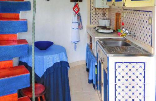 Charming House with Shared Pool in Porto de Mós. - Foto 8