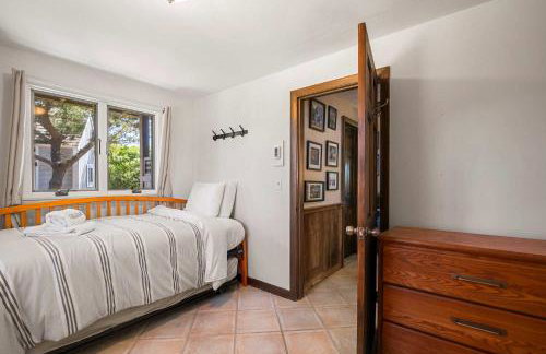 Unique waterfront home with stunning views - Foto 25