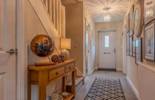 Charming Modern Retreat with Private Garden - Pass the Keys - Foto 34