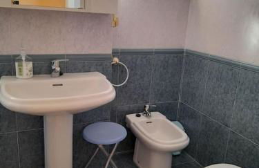 Beautiful 2-bed beachside apartment - Foto 10