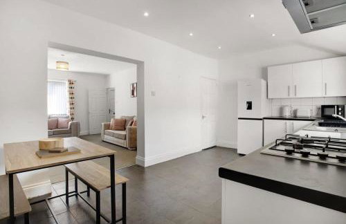 Elegantly 2-Bedroom in Ashington, Sleeps 3 - Photo 9