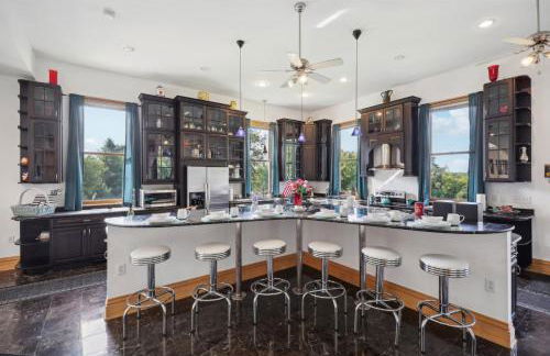 The Starlight Tower Manor, River, Arcades, Observatory, Theater - Foto 64