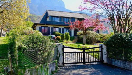 Lake Annecy Ski Chalet with Jacuzzi - Foto 5, Garden