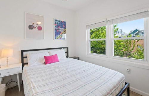 4BR 2BA Hot Tub Home By The Bay - Foto 30