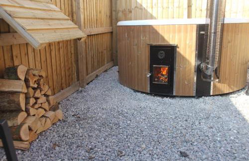 Robin Cottage Luxury Barn with Wood-Fired Hot Tub - Foto 22