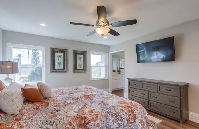 Gorgeous Upgraded 5 Bedroom & 3 Bath Home with pool - Foto 23