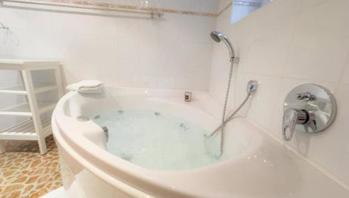 Souterrain Apartment mit eigenem Eingang und Terasse - Foto 2