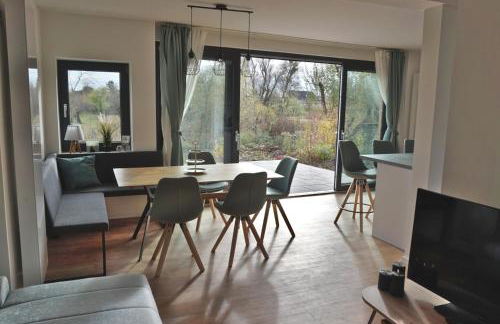 FeWo EG am Fluss mit Terrasse - eine grüne Oase - Foto 2