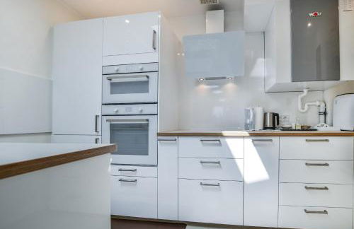 Stylisch und Schick, neue Wohnung, U-Bahn 2 Minuten - Photo 34