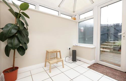 Cosy Bristol Townhouse - Free Parking - Sleeps 6 - By EKLIVING PARTNERS - Foto 22