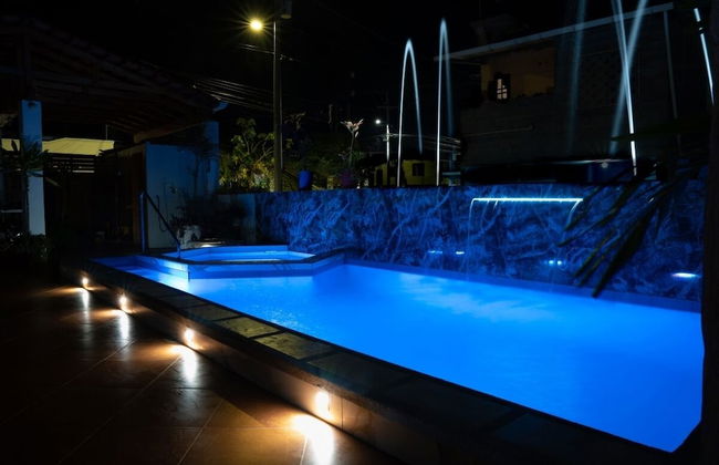 Galapagos and Beyond - Photo 31