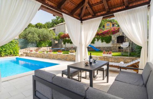 Three-Bedroom Apartment In Srinjine - Photo 9