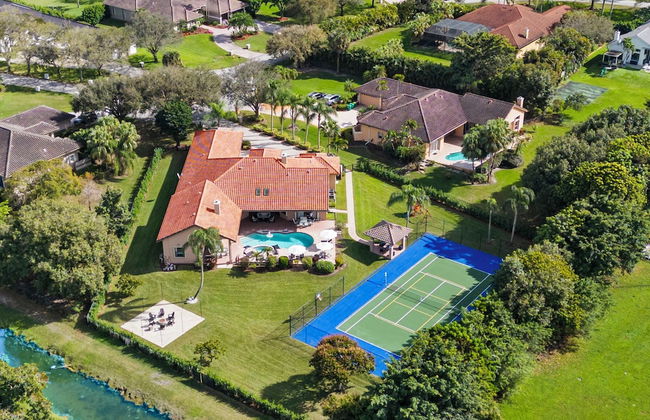 Grand 6BR Plantation Estate w/ Tennis & Pool - Foto 1