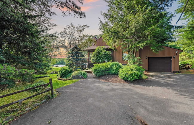 Waterside Haven by Avantstay Lakefront, Hot Tub, Game Room, Fire Pit - Photo 48