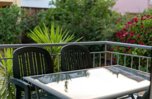 Comfortable 3-Bedroom Seaside Maisonette - Photo 31