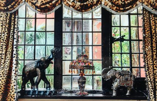 Priory House B&B And The Oriental Brewhouse Self Catering Accommodation - Foto 13