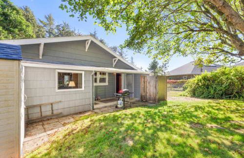 Historic Oceanside Cabin with Peek-a-boo views dog friendly - Foto 11