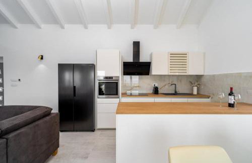 Villa KING with private pool with hydromassage, 4 bedrooms, 3km from sea and town Omiš - Foto 14