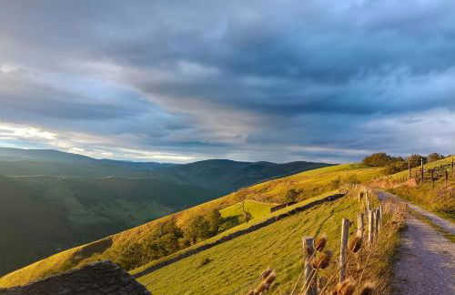La cabaña mirador de los Valles Pasiegos - Foto 18