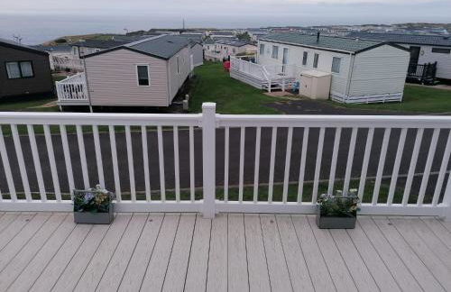 3-Bed Lodge with SeaView-Fireplace-Garden-FreeP - Photo 17