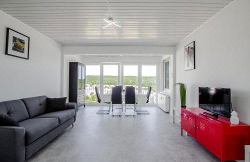 Sweet-Bright - Photo 1