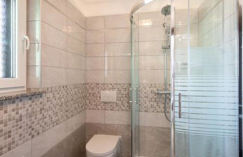 House Zrile with garden and jacuzzi - Foto 24