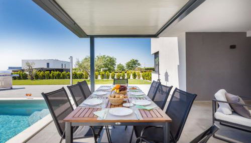 Villa Ana Škicini for 10 people with heated pool, kids activities and sea view near Novigrad - Foto 5