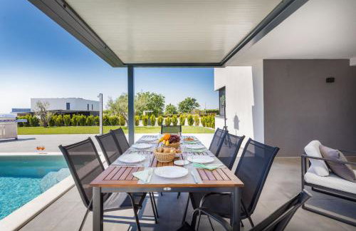 Villa Ana Škicini for 10 people with heated pool, kids activities and sea view near Novigrad - Foto 5