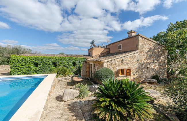 Nice Villa With Private Pool - Photo 20