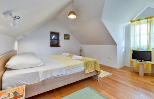 Awesome Home In Breznicki Hum - Foto 34