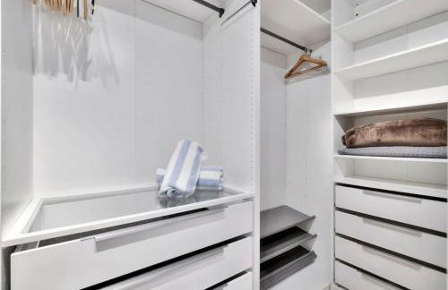 Lynoras Luxe Estate 3 bedroom 3 bath with Modern Design and Heated Pool - Foto 139