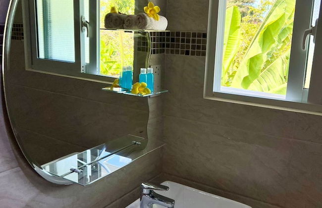 Lucy's guesthouse - Photo 33