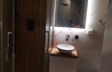 Niesamowita nowoczensa kawalerka w centrum kmicica - Foto 18