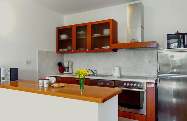 Villa in Sumartin Near Beach & Private Pool - Photo 8