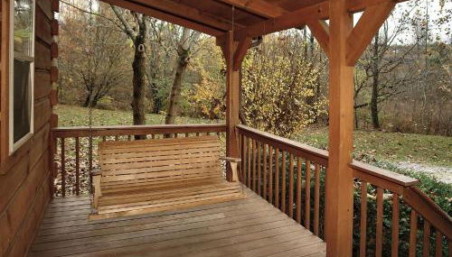 Jon's Pond on Cosby Creek - 2 Bedrooms, 2 Baths, Sleeps 6 Cabin by RedAwning - Foto 4