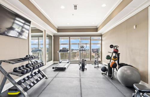 Reynoldstown Lux 2BR, Rooftop Deck, Near Beltline & Downtown, Free Parking - Foto 32