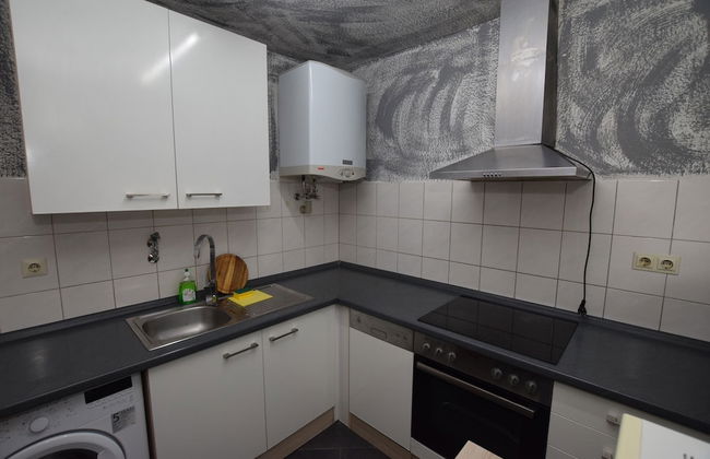 AB Apartment 08 - Photo 8