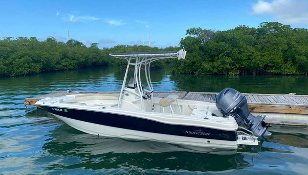 Nautic Star: Center Console Rental Boat