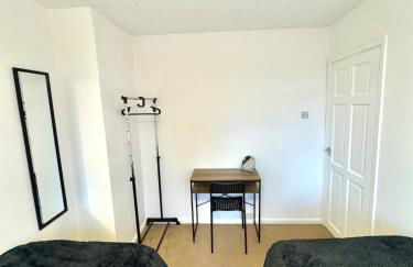 Rushden Home - Perfect for Contractors - Free Parking - Sleeps 5 - Garden - Netflix and HDR TV - Foto 20