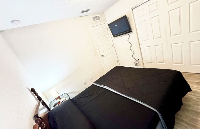 3 Bed Home 5 Mins to JAX Airport & Zoo - Foto 6