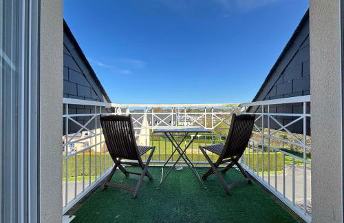 L'air marin Apt avec belle terrasse vue dégagée séjour lumineux 10 mn à pied mer et centre Port en Bessin, tous commerces et restaurants, proche Bayeux et Omaha Beach - Photo 11