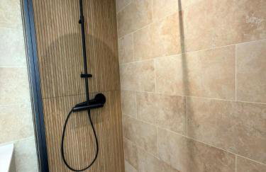 Le salon des voyageurs - Appartement au coeur du Centre Historique de Dole avec Terrasse - Foto 11