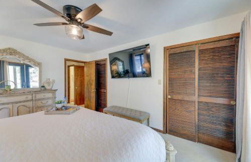 Waterfront Pine Knoll Shores Gem with Boat Dock - Foto 10