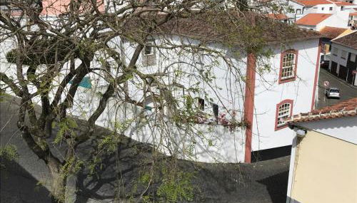 Apartamento acolhedor no centro da cidade, com pátio privado. - Photo 2