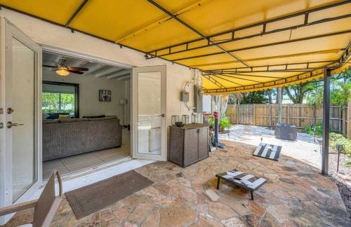 Modern Tropical Pool House North Miami Hot Tub - Foto 34