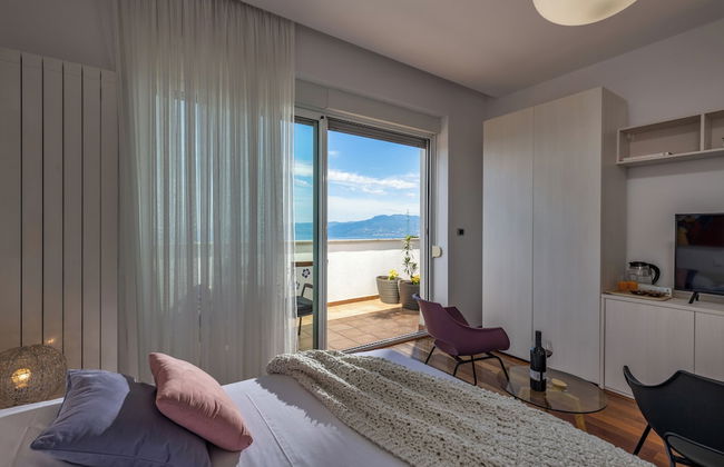 Terra Magica Deluxe Apartment OR Room with Private Parking, Terrace and Sea View - Foto 12